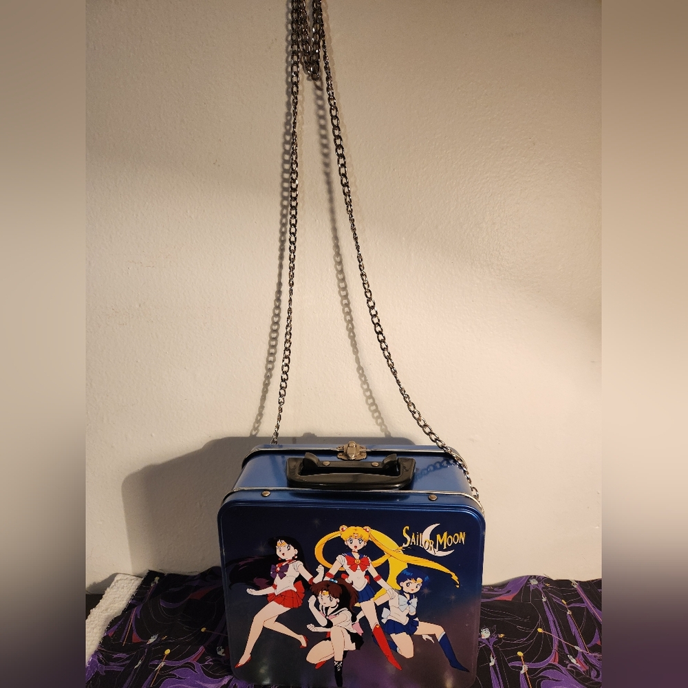 🌝Sailor Moon Metal Lunchbox🌛 - Picture 2 of 11